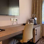 Hotel Xo Blue Square