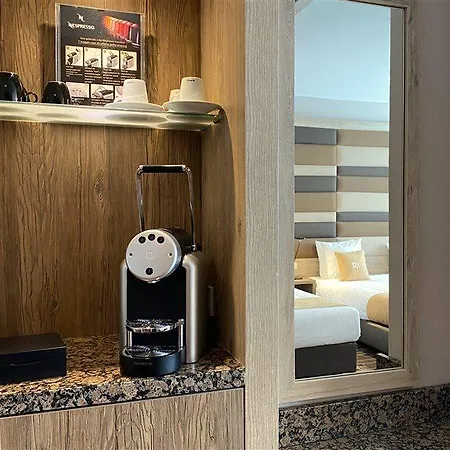 Xo蓝色广场酒店