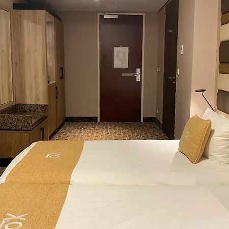 Xoホテルズ ブルースクエア 3*