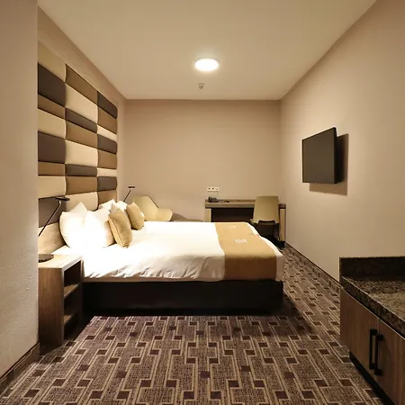 Xo蓝色广场酒店