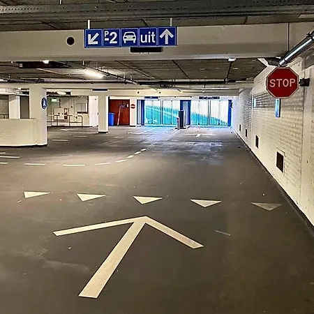 Xo Blue Square מלון