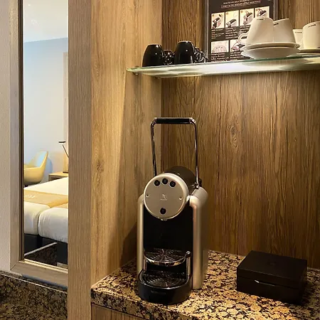 Xo Blue Square Hotel